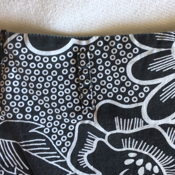 6/$20 Copper Key skirt sz 5 in black & white - Picture 8 of 8